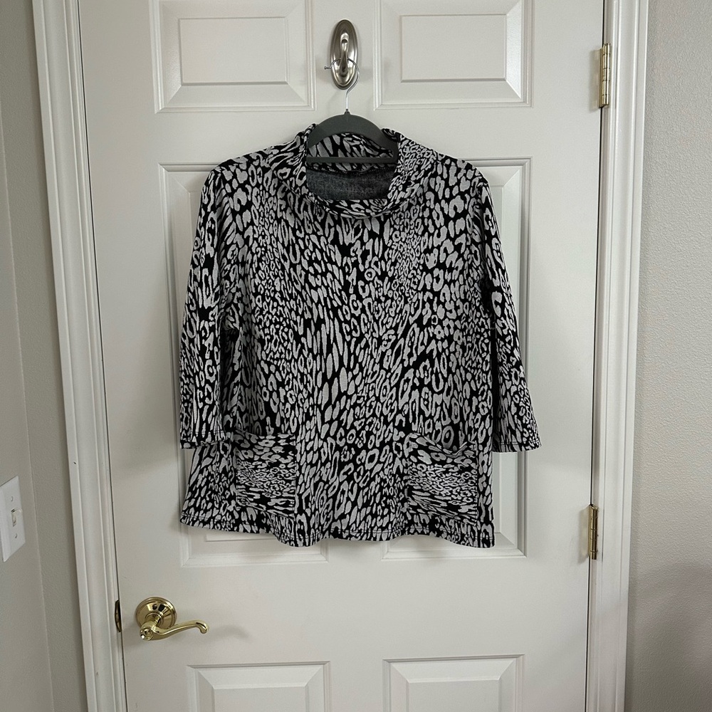 Women's Luca Vanucci Black and Gray Animal Print Top